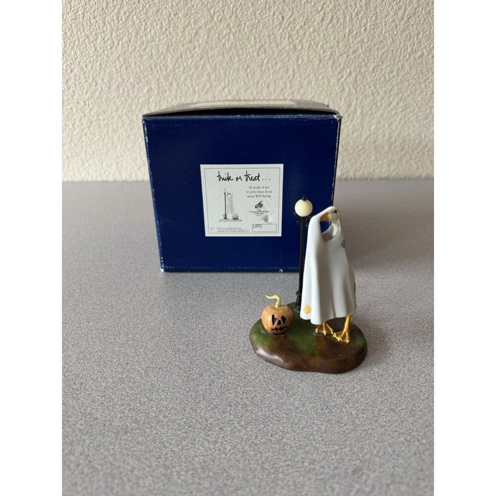 Will Bullas Trick or Treat Halloween Goose Ghost Porcelain Figurine Original Box